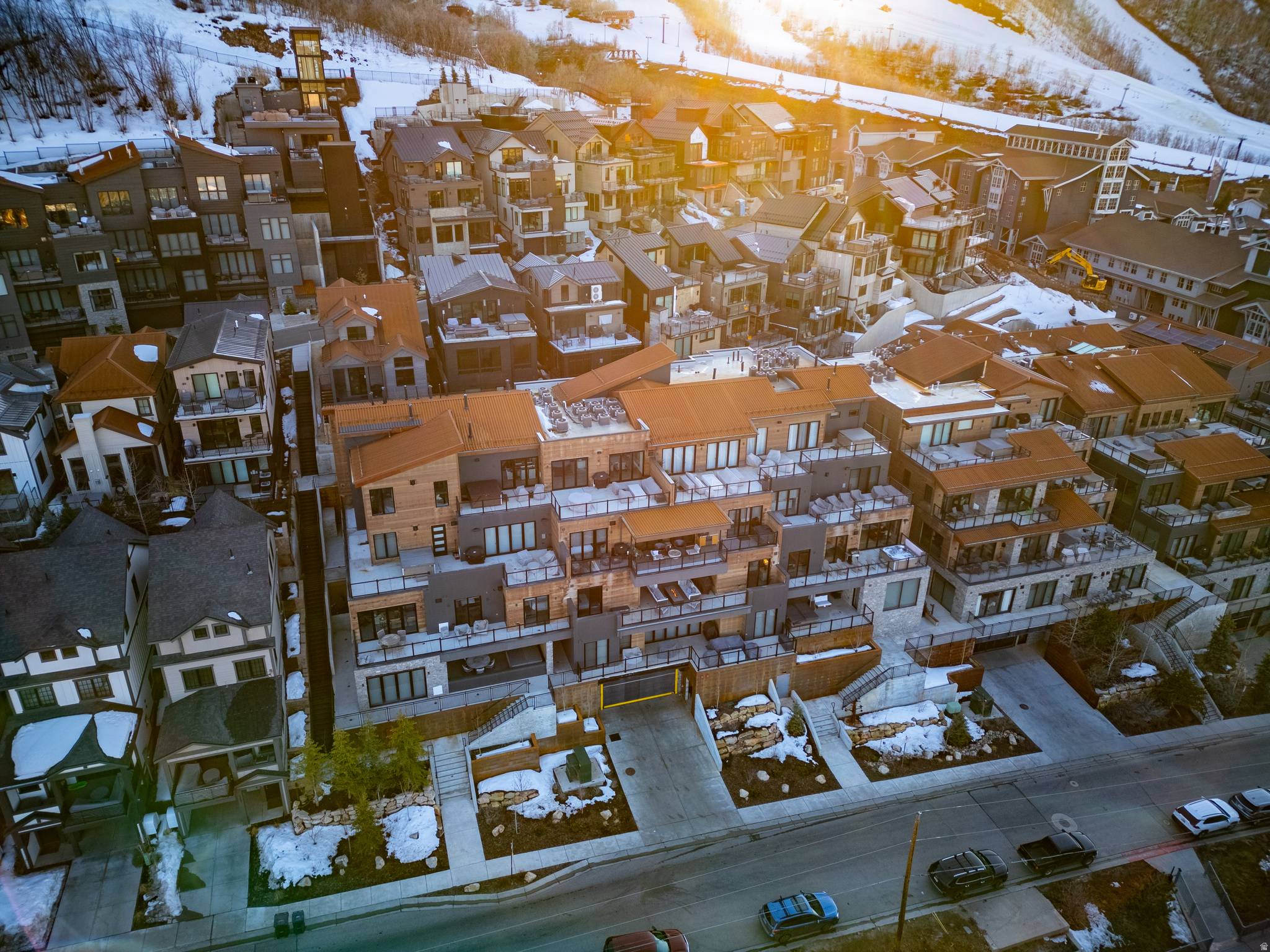 KINGS CROWN - Residential