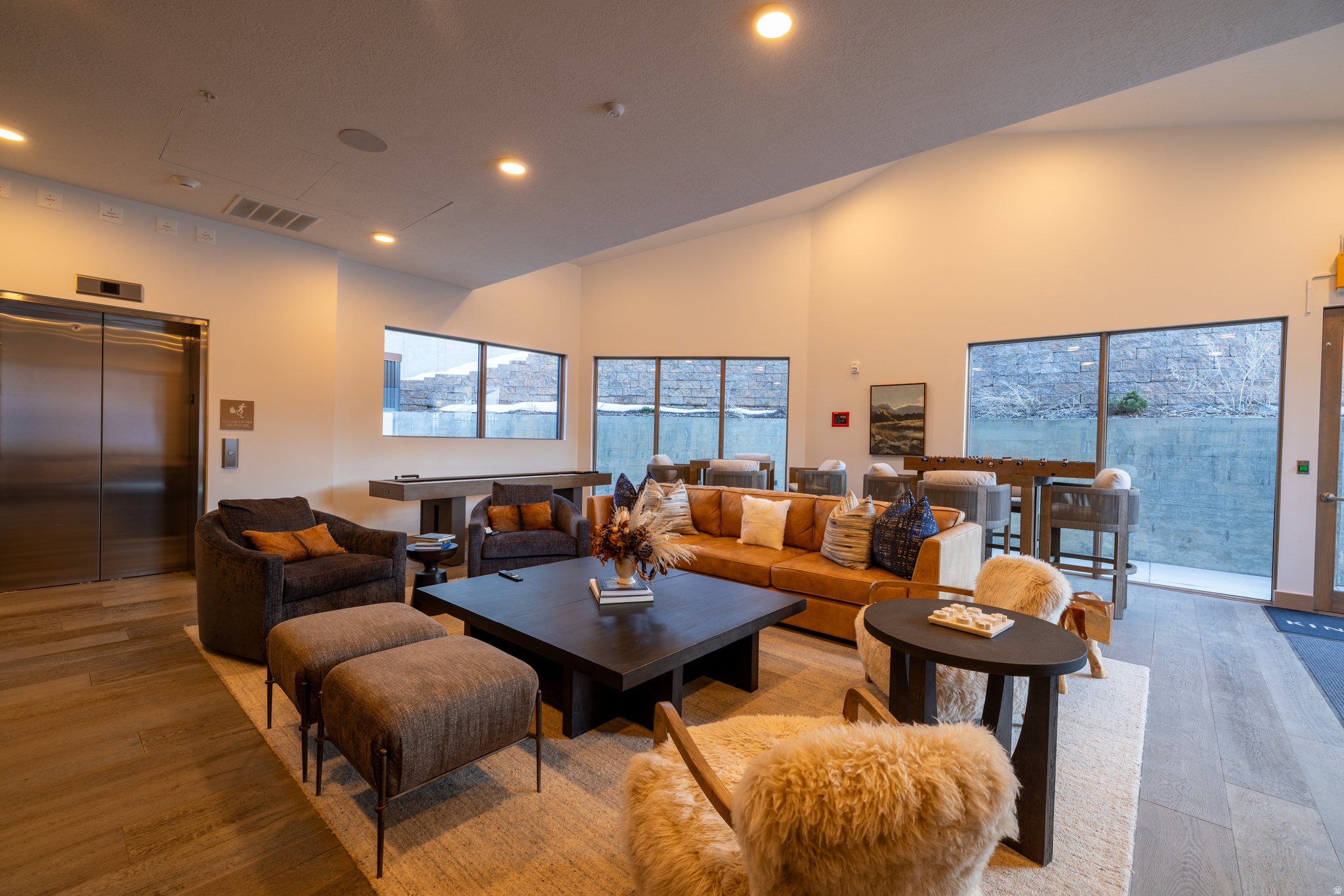 KINGS CROWN - Residential