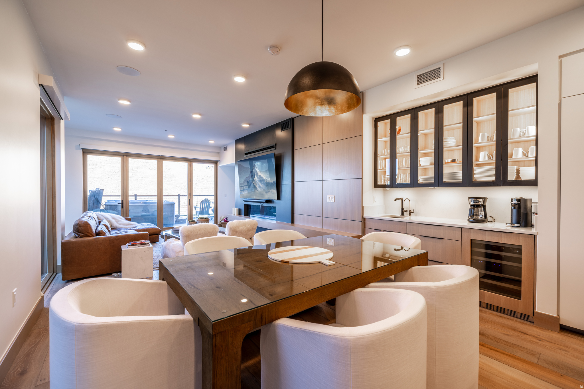 KINGS CROWN - Residential