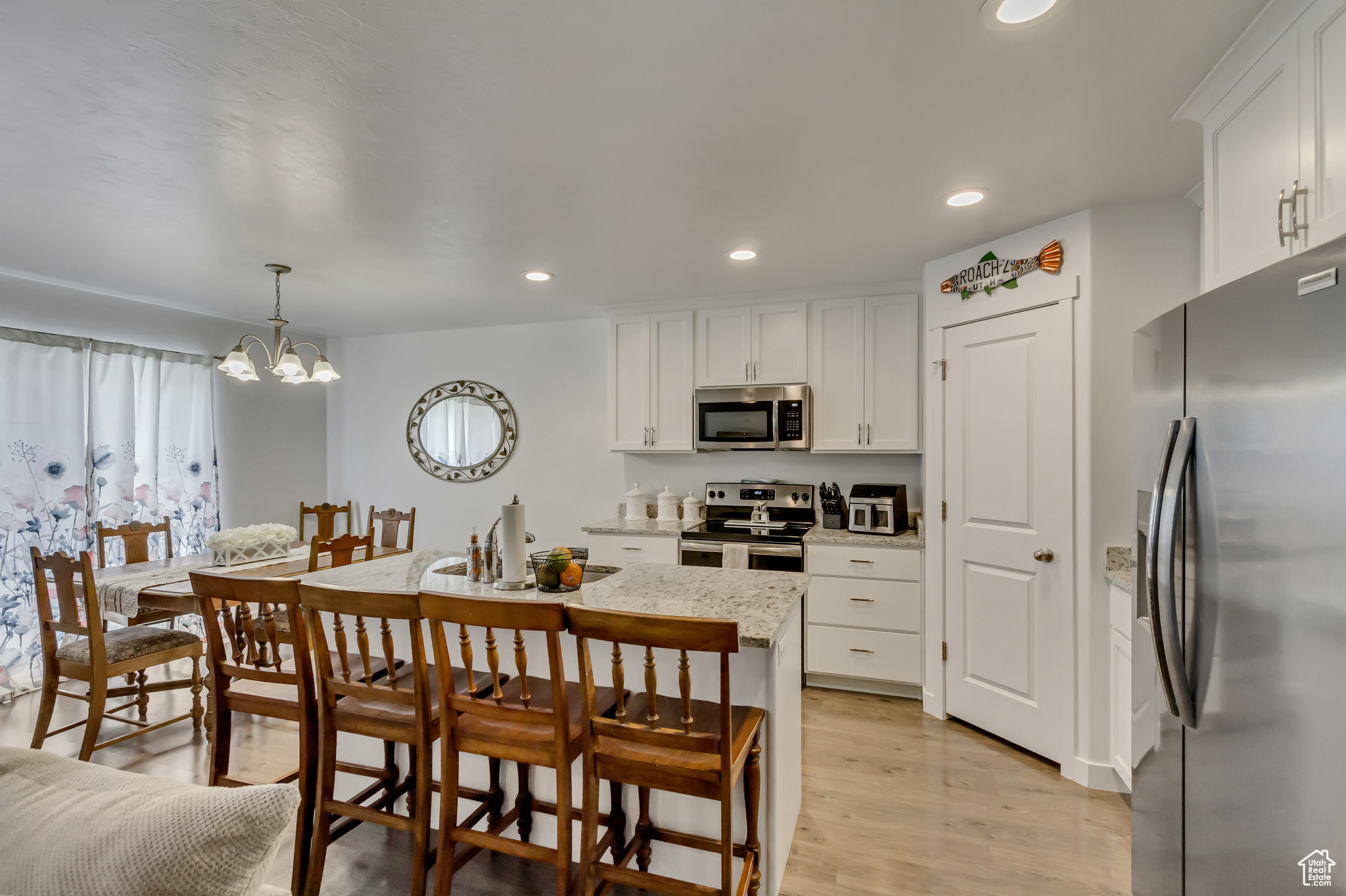 Payson, Utah 84651, United States, 3 Bedrooms Bedrooms, ,3 BathroomsBathrooms,Residential,Pending,8171