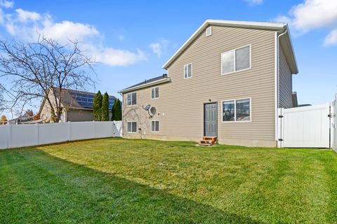 Tiny photo for 2237 W CRAIG LN W, Syracuse, UT 84075 (MLS # 2123369)
