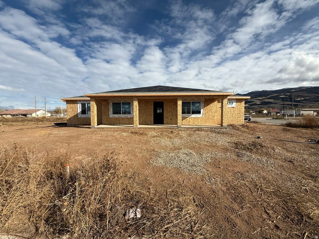 Photo of 985 E WINCHESTER DR, Enoch, UT 84721 (MLS # 2123940)