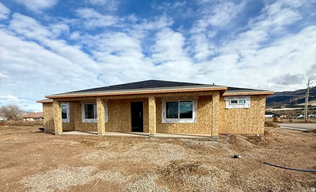 Photo of 985 E WINCHESTER DR, Enoch, UT 84721 (MLS # 2123940)