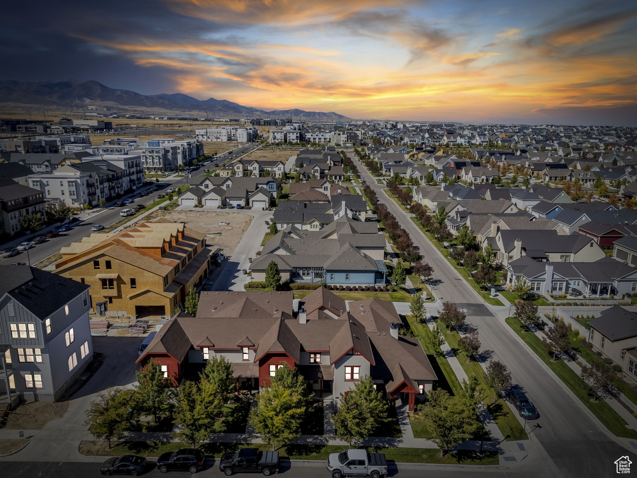 DAYBREAK - Residential
