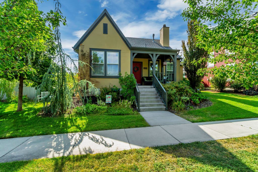 Photo of 10254 S CROW WING DR, South Jordan, UT 84009 (MLS # 2179064)