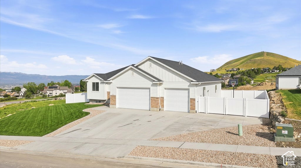 Photo of 1071 E 160 N, Hyde Park, UT 84318 (MLS # 2193125)