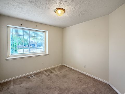 Tiny photo for 1959 DEER RUN DR, South Weber, UT 84405 (MLS # 2158671)