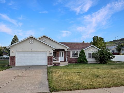 Homes For Sale - 1959 Deer Run Dr<br/> South Weber, UT 84405