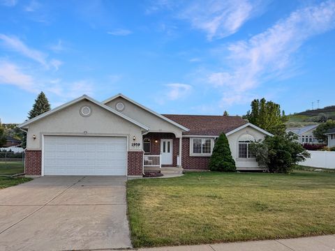 Photo of 1959 DEER RUN DR, South Weber, UT 84405 (MLS # 2158671)