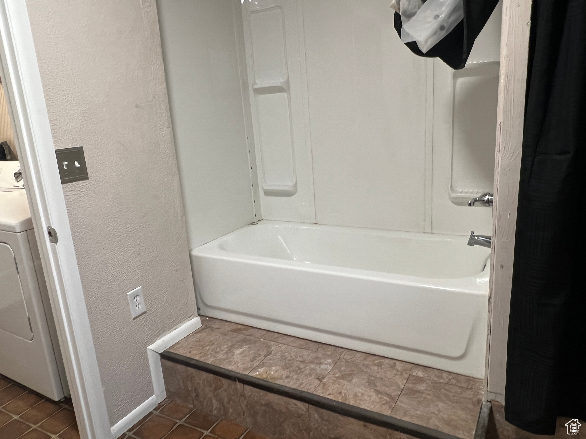 LA DONNA MESA PLAT B - Residential