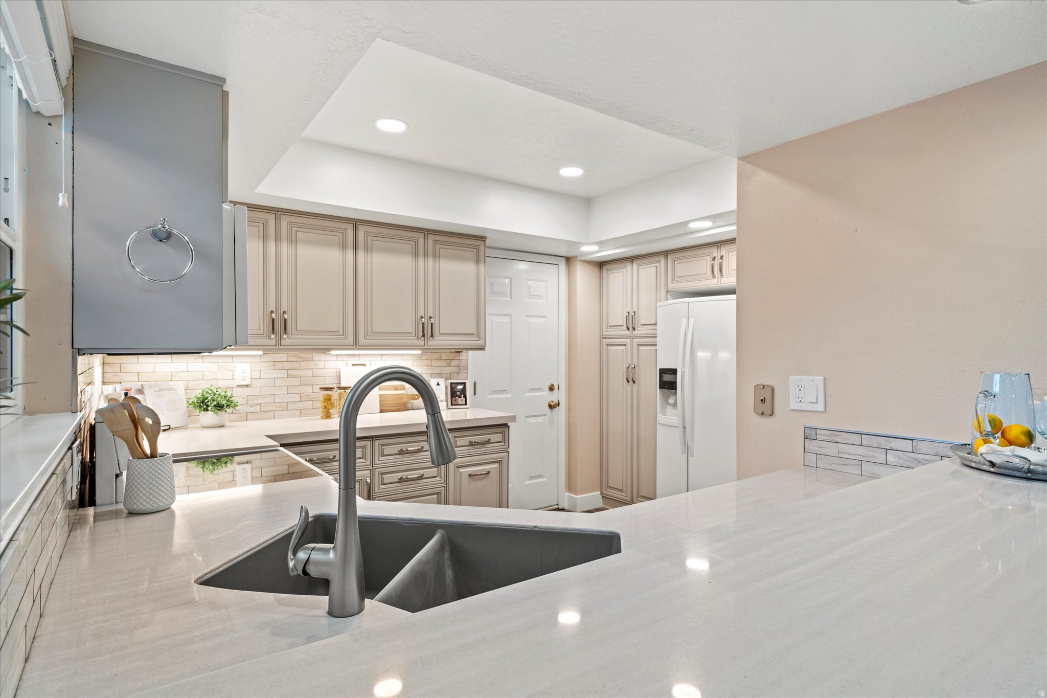 FAIRMEADOWS - Residential