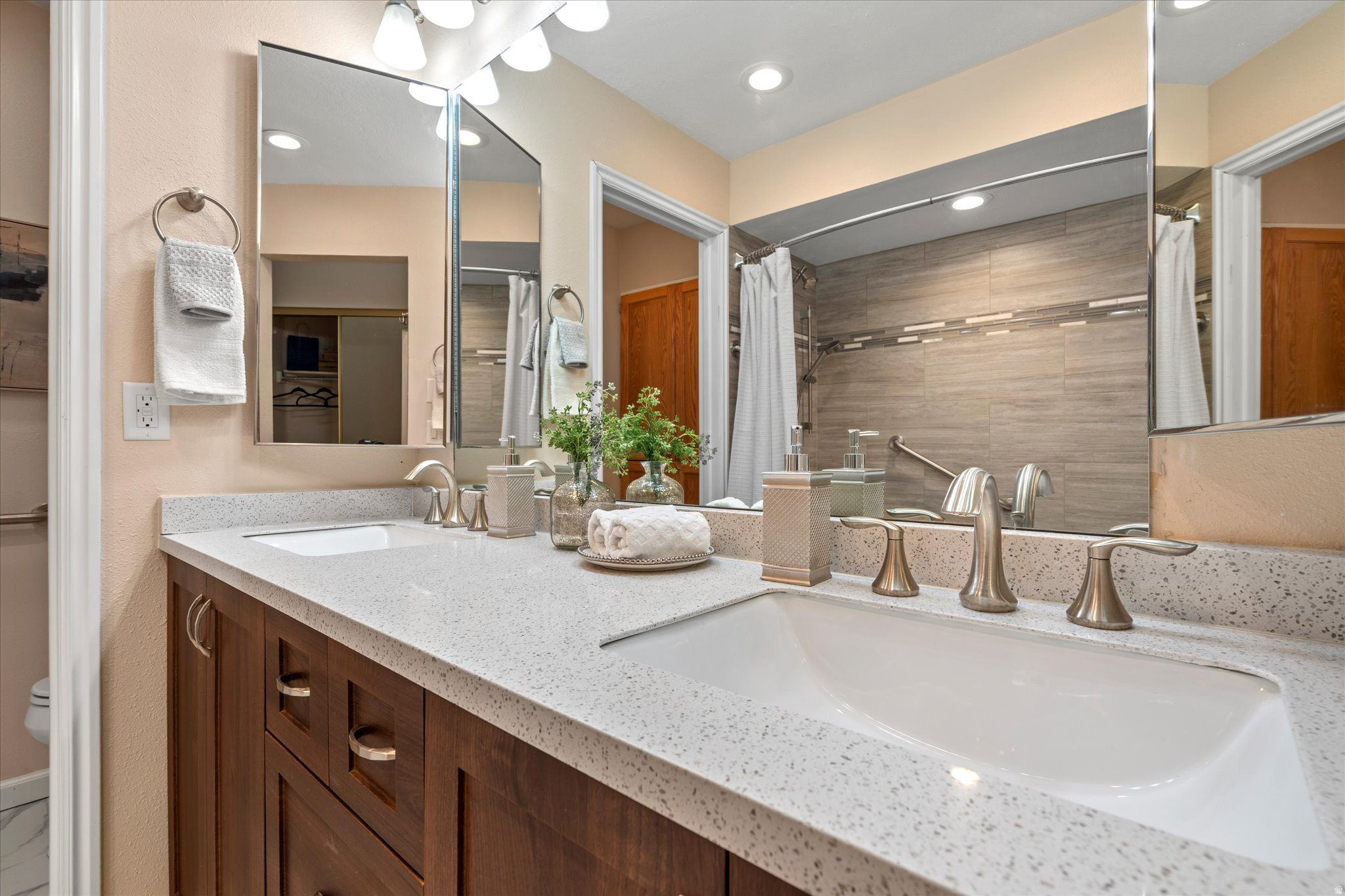 FAIRMEADOWS - Residential