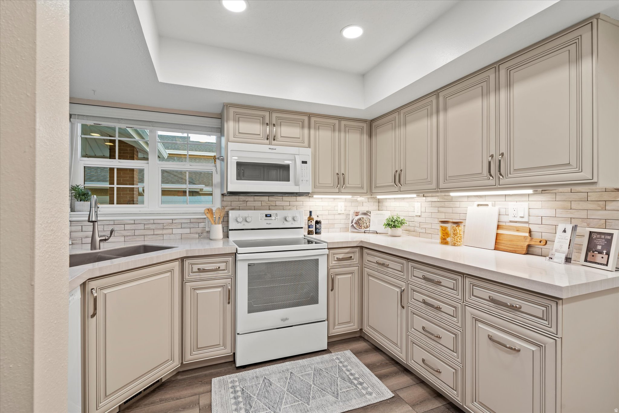 FAIRMEADOWS - Residential