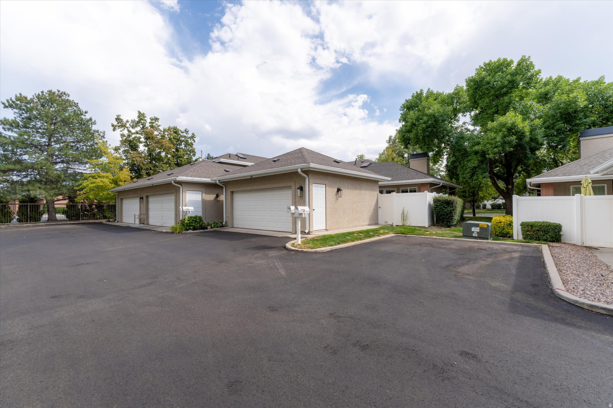 FAIRMEADOWS - Residential