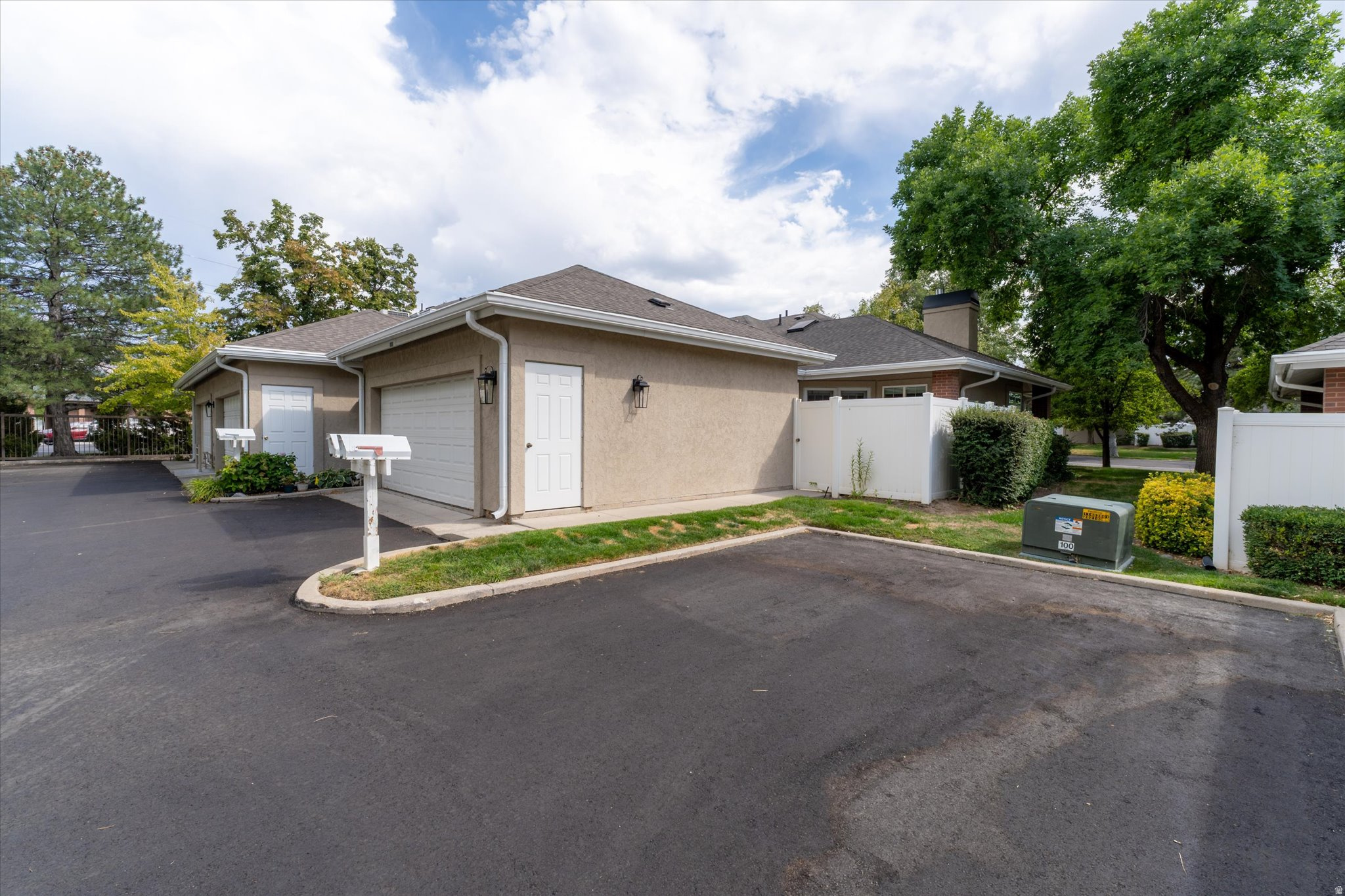 FAIRMEADOWS - Residential