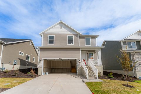 Photo of 1476 W BOSEMAN WAY #621, Saratoga Springs, UT 84045 (MLS # 2107419)