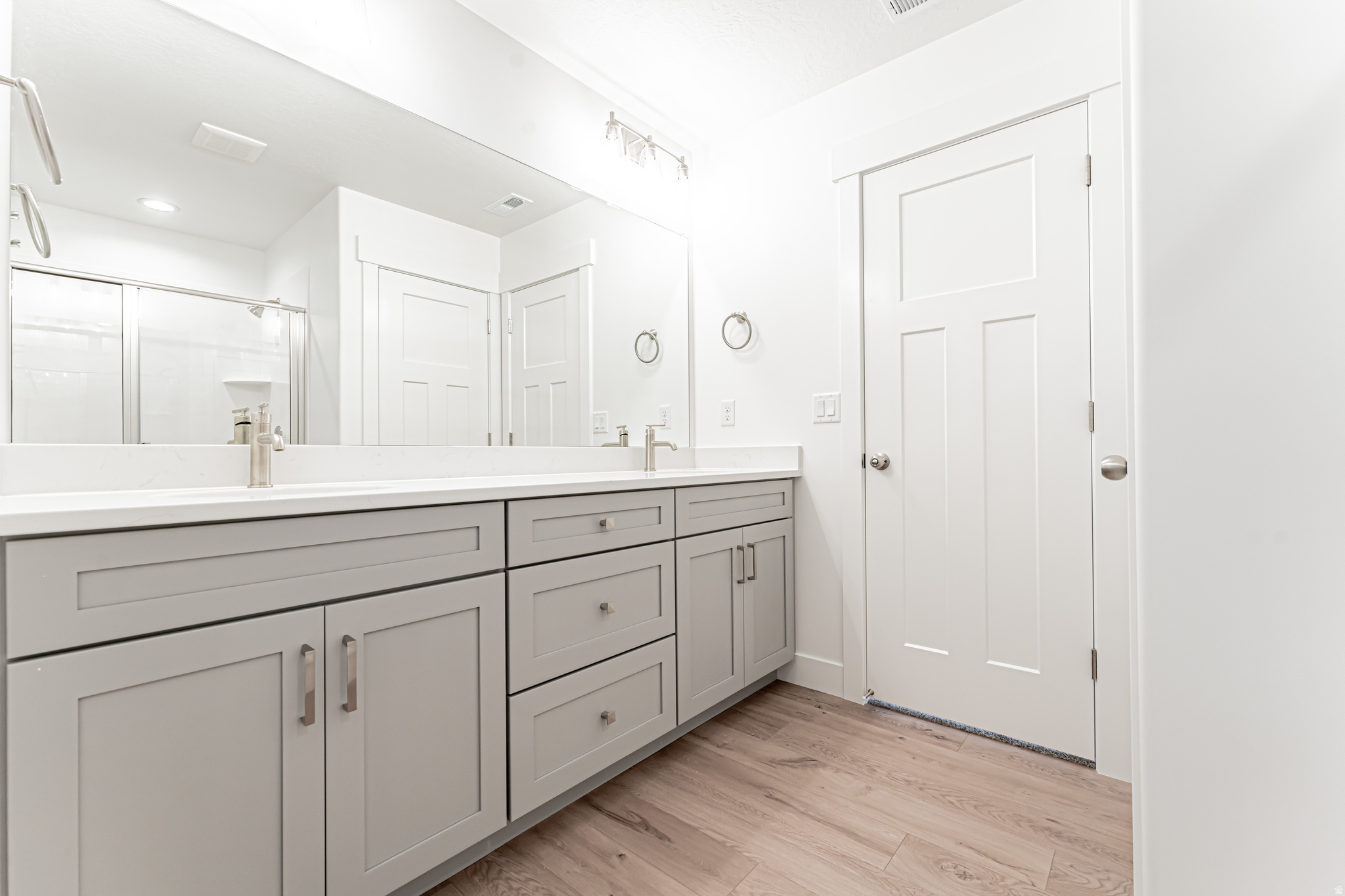 RIDGEHORNE - Residential