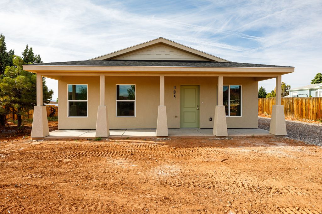 Photo of 485 W VANCE DR, Kanab, UT 84741 (MLS # 2150151)