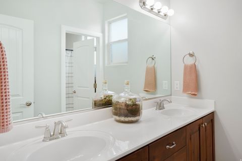 Tiny photo for 529 E DRY LN, Washington, UT 84780 (MLS # 2146794)