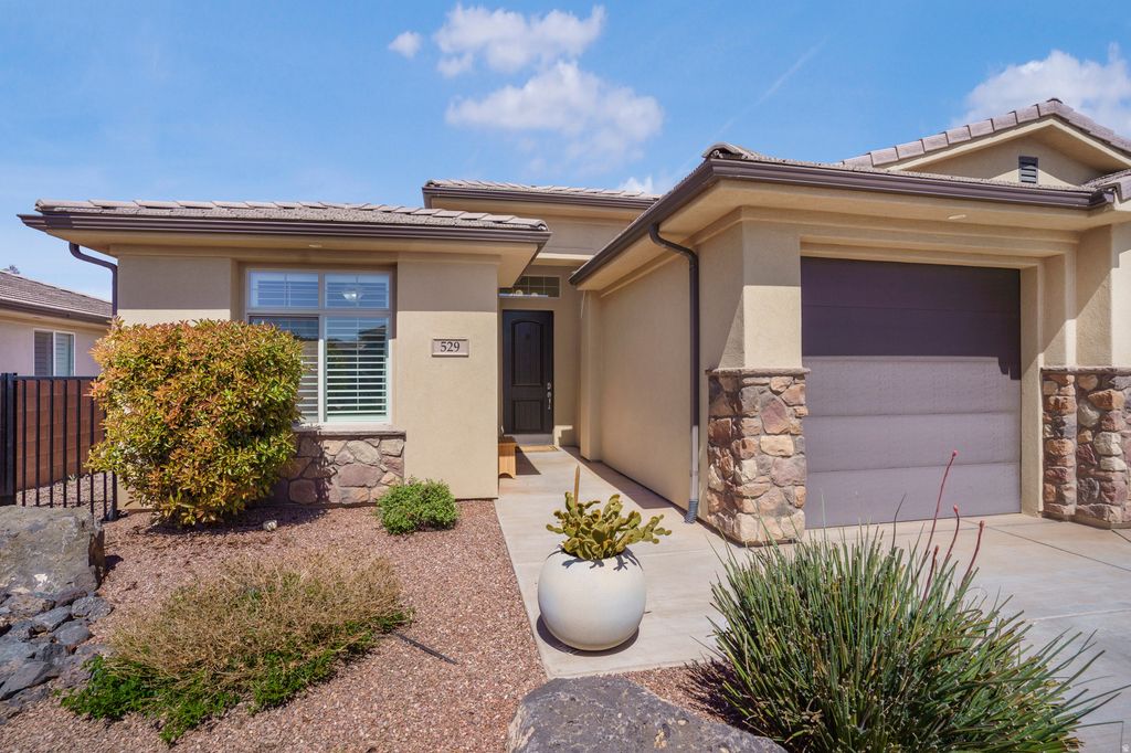 Photo of 529 E DRY LN, Washington, UT 84780 (MLS # 2146794)