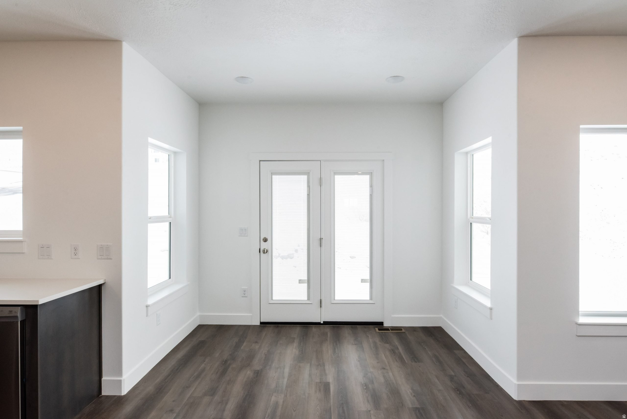 SMILING H - Residential