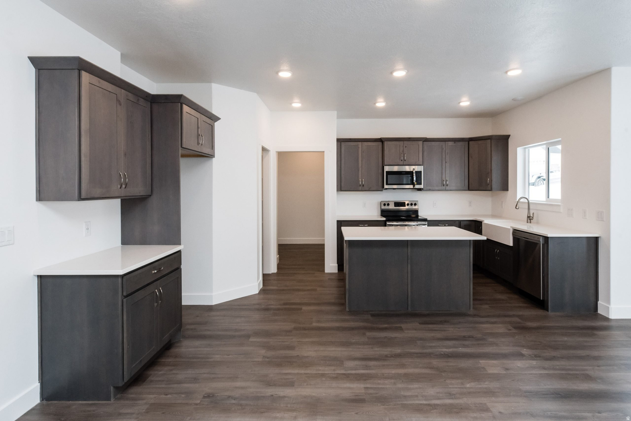 SMILING H - Residential