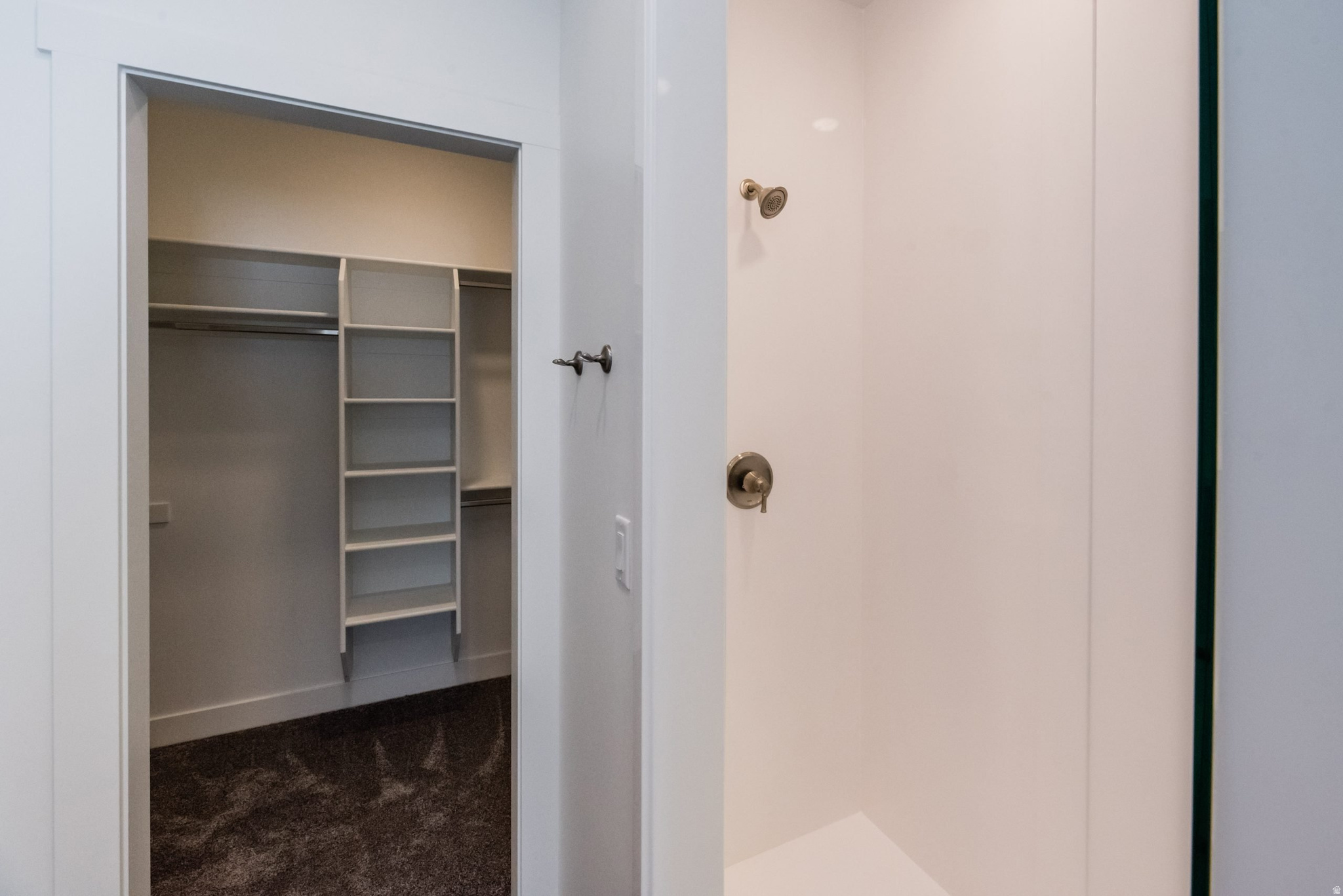 SMILING H - Residential