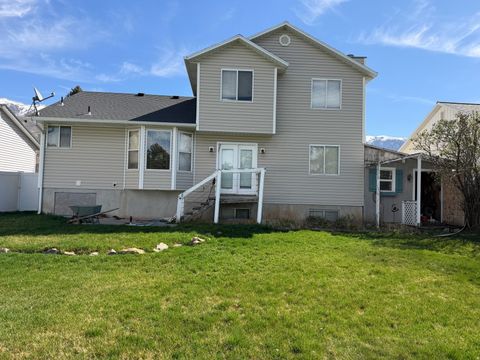 Tiny photo for 1013 N 1100 W, Farmington, UT 84025 (MLS # 2144866)