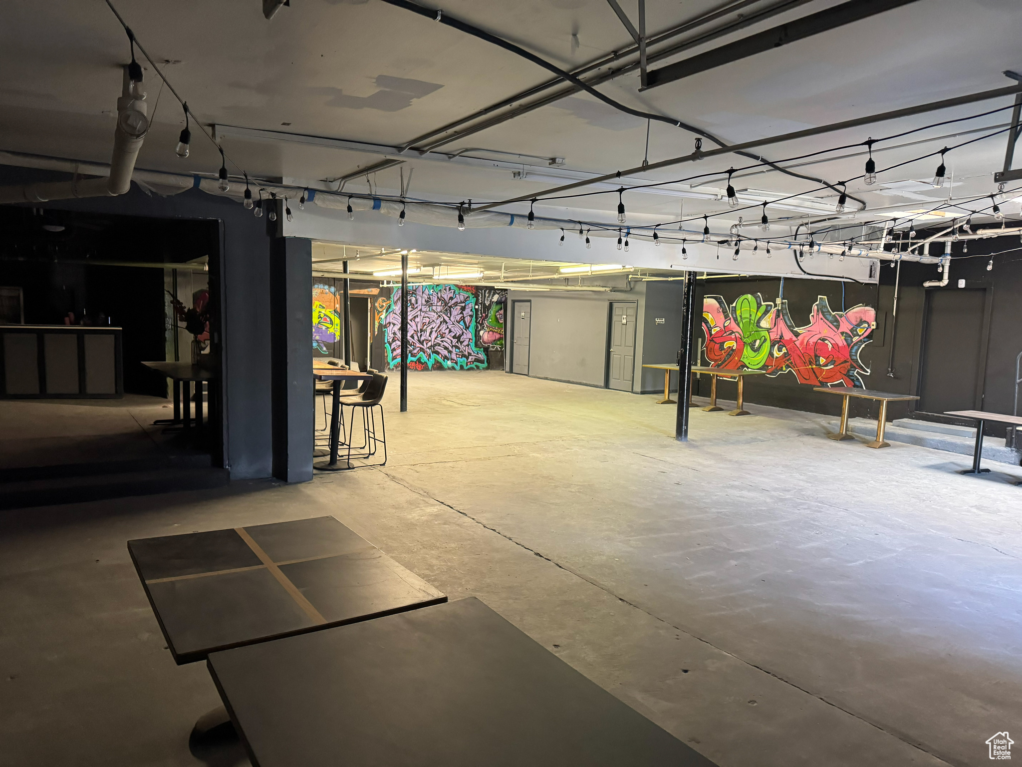 JOHNSONS - Commercial Sale