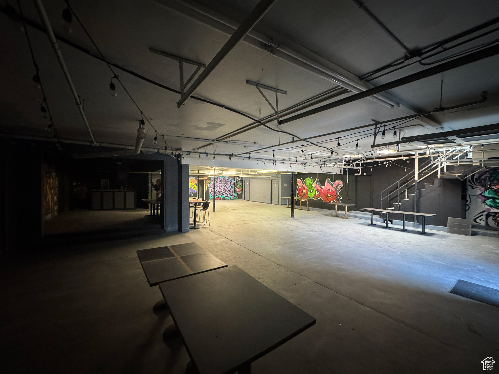 JOHNSONS - Commercial Sale