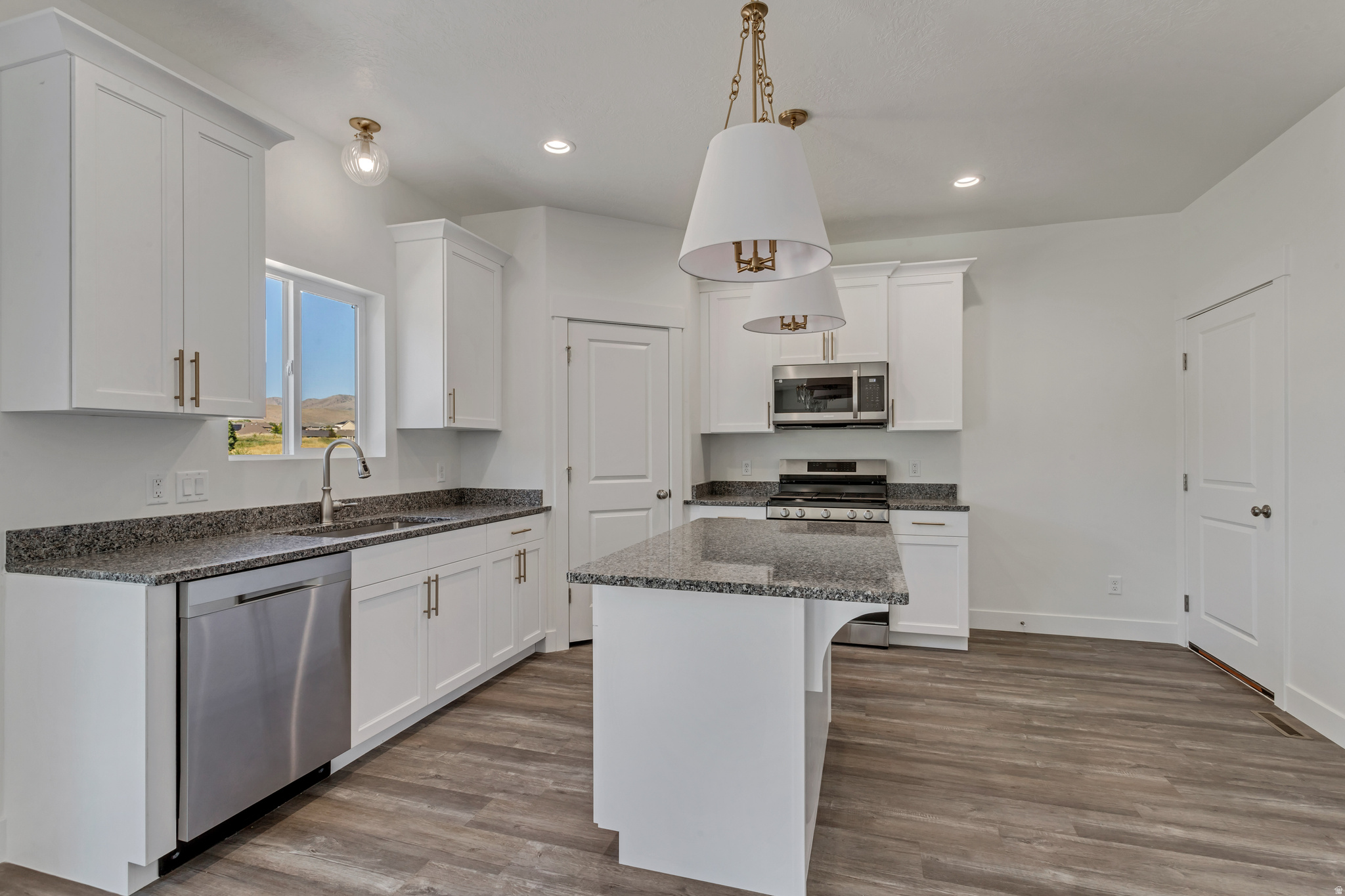 PACIFIC SPRINGS - Residential