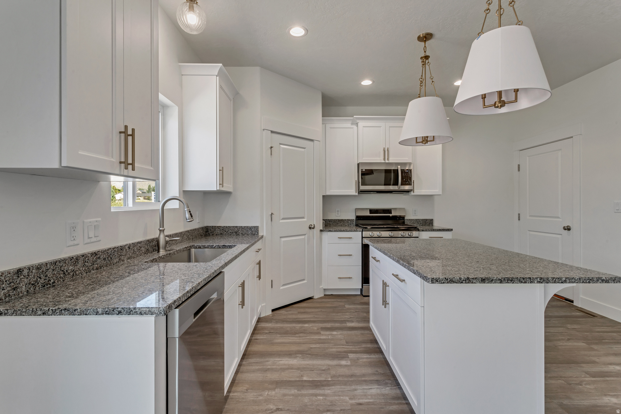 PACIFIC SPRINGS - Residential