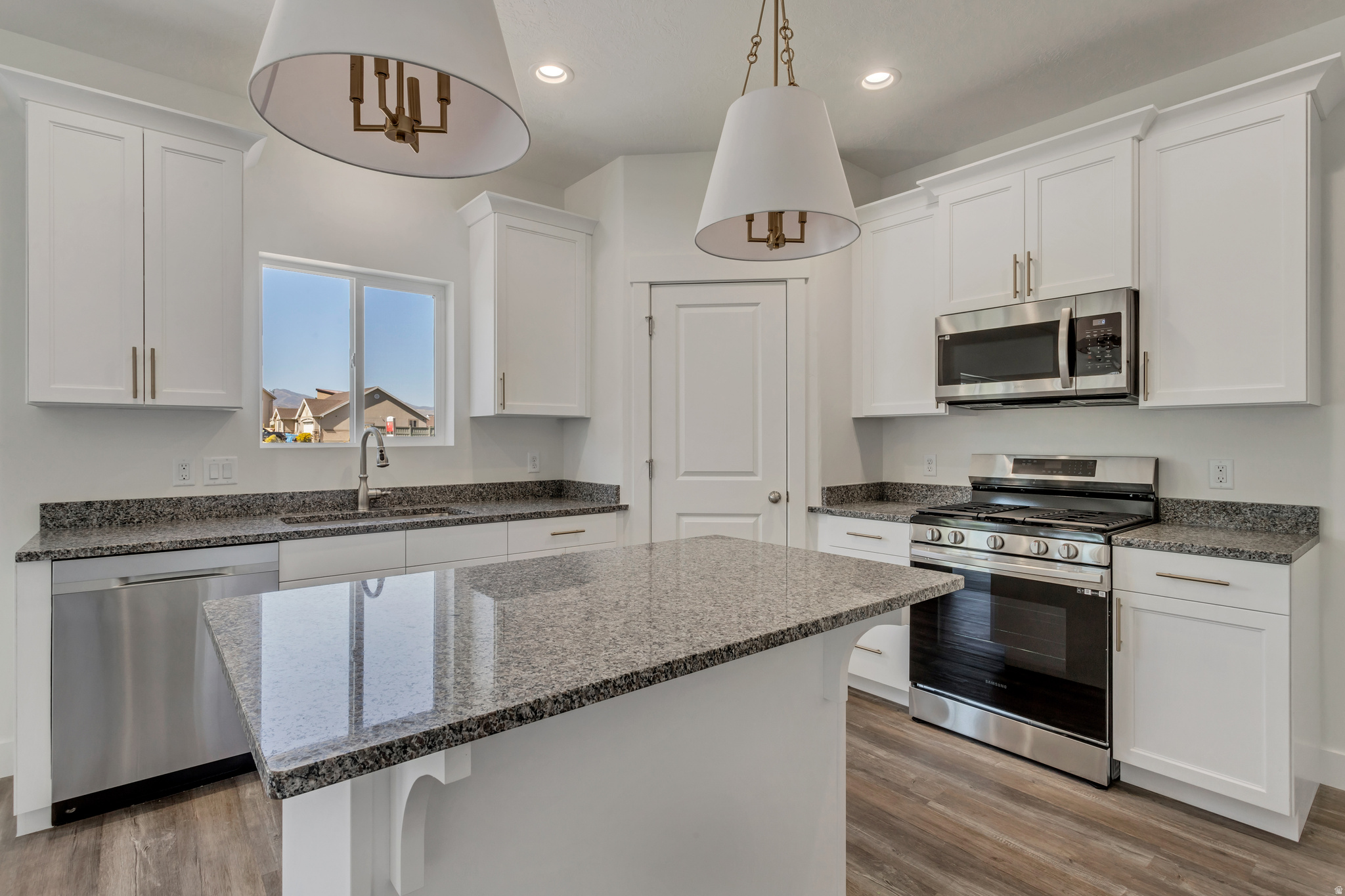 PACIFIC SPRINGS - Residential