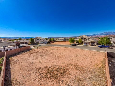 Tiny photo for 422 E SADDLEBACK RD #44, Washington, UT 84780 (MLS # 2152189)