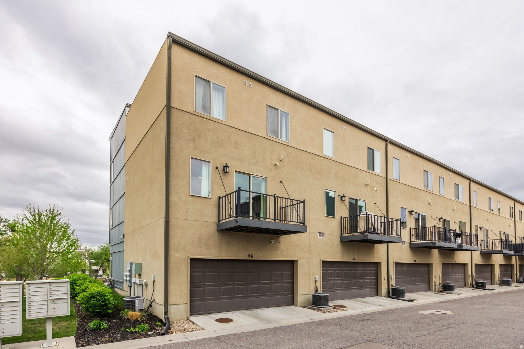 BIRKHILL TOWNHOUSES - Residential
