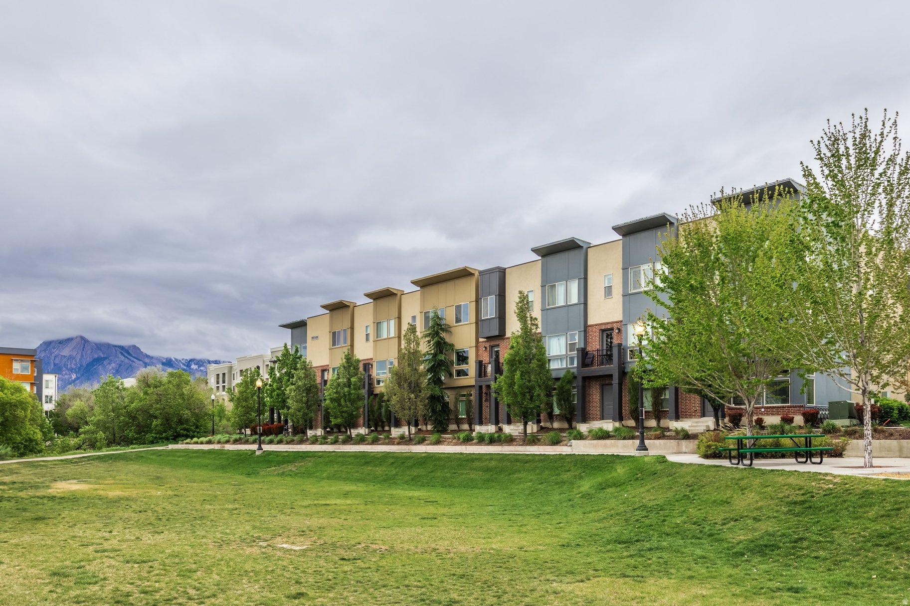 BIRKHILL TOWNHOUSES - Residential