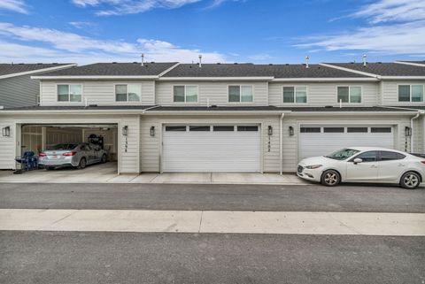 Tiny photo for 1402 N MEADOW LN, Spanish Fork, UT 84660 (MLS # 2150946)