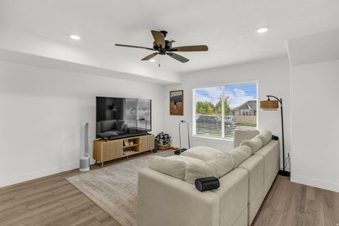 Tiny photo for 1402 N MEADOW LN, Spanish Fork, UT 84660 (MLS # 2150946)