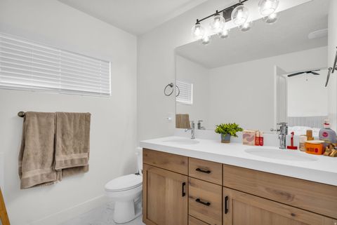 Tiny photo for 1402 N MEADOW LN, Spanish Fork, UT 84660 (MLS # 2150946)