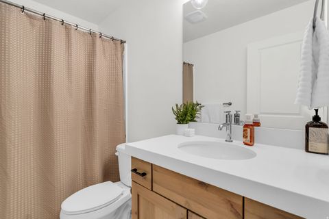 Tiny photo for 1402 N MEADOW LN, Spanish Fork, UT 84660 (MLS # 2150946)