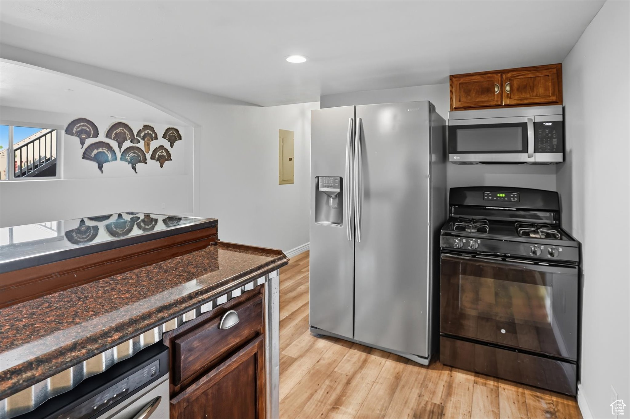 MOUNTAIN SHADOWS - Residential