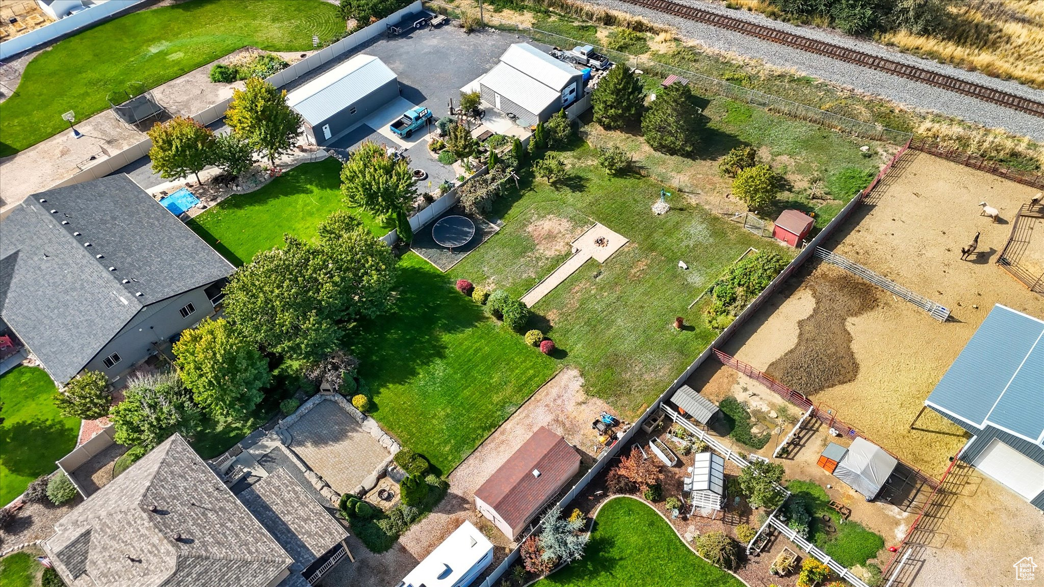 MOUNTAIN SHADOWS - Residential