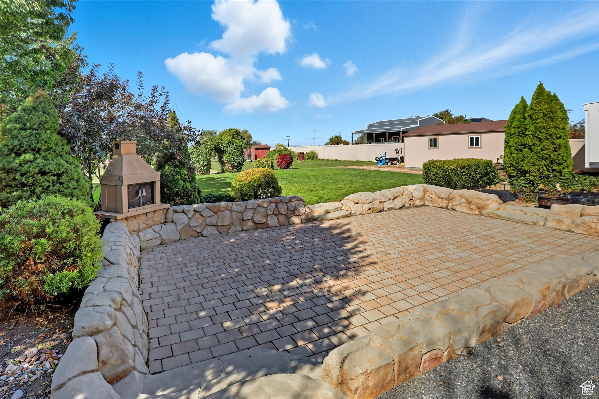 MOUNTAIN SHADOWS - Residential