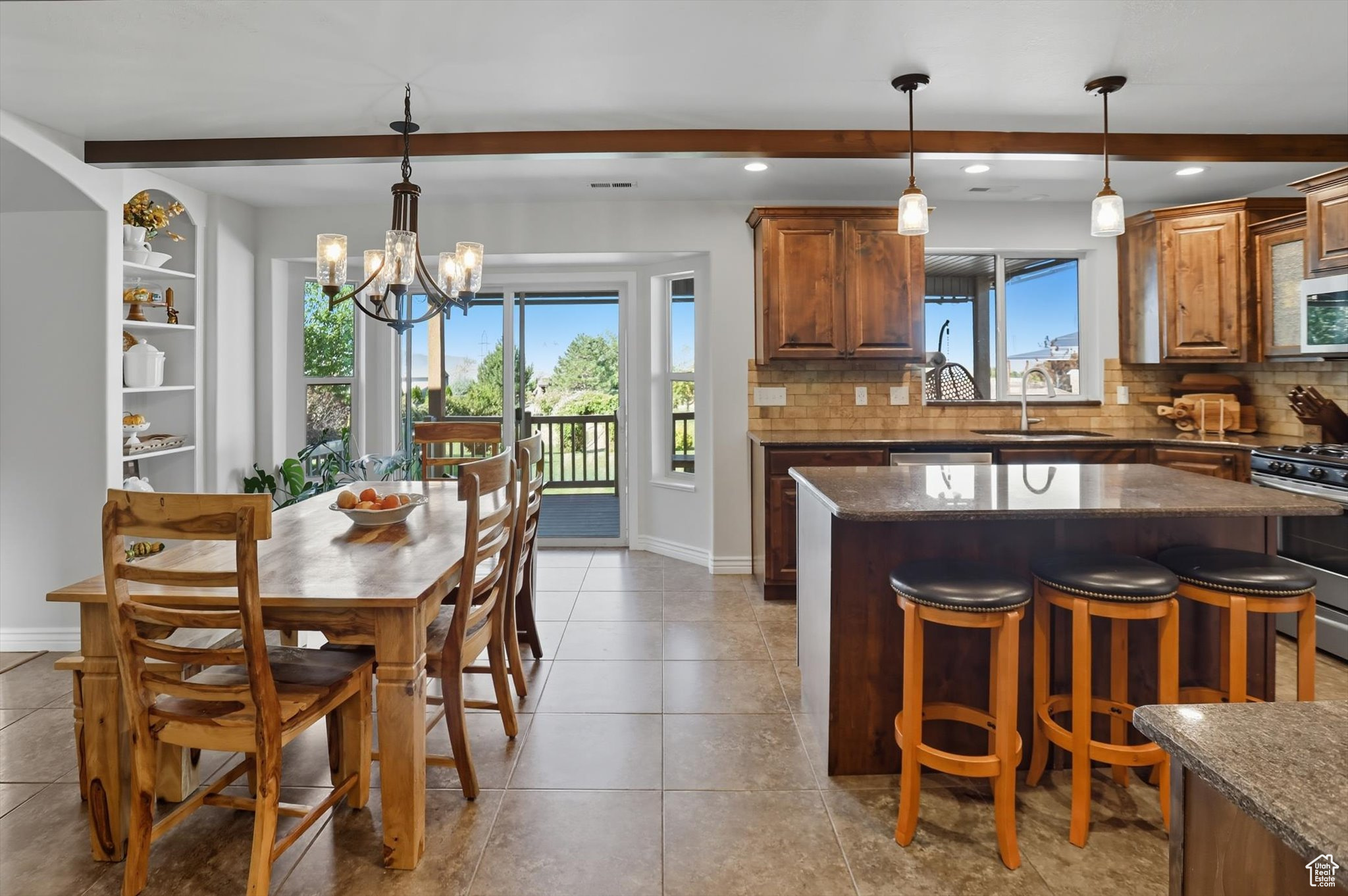 MOUNTAIN SHADOWS - Residential