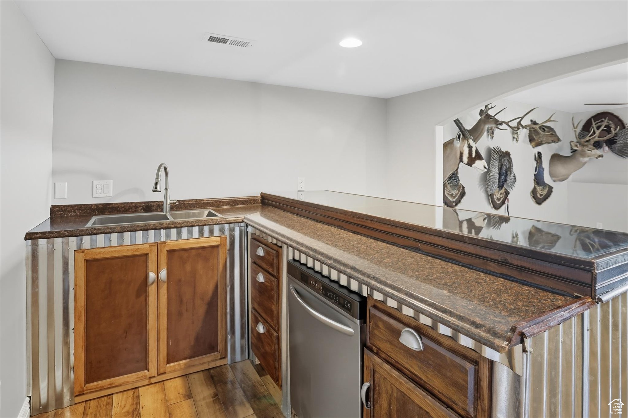 MOUNTAIN SHADOWS - Residential