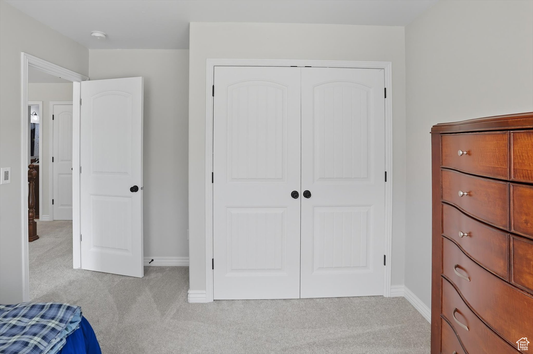 MOUNTAIN SHADOWS - Residential