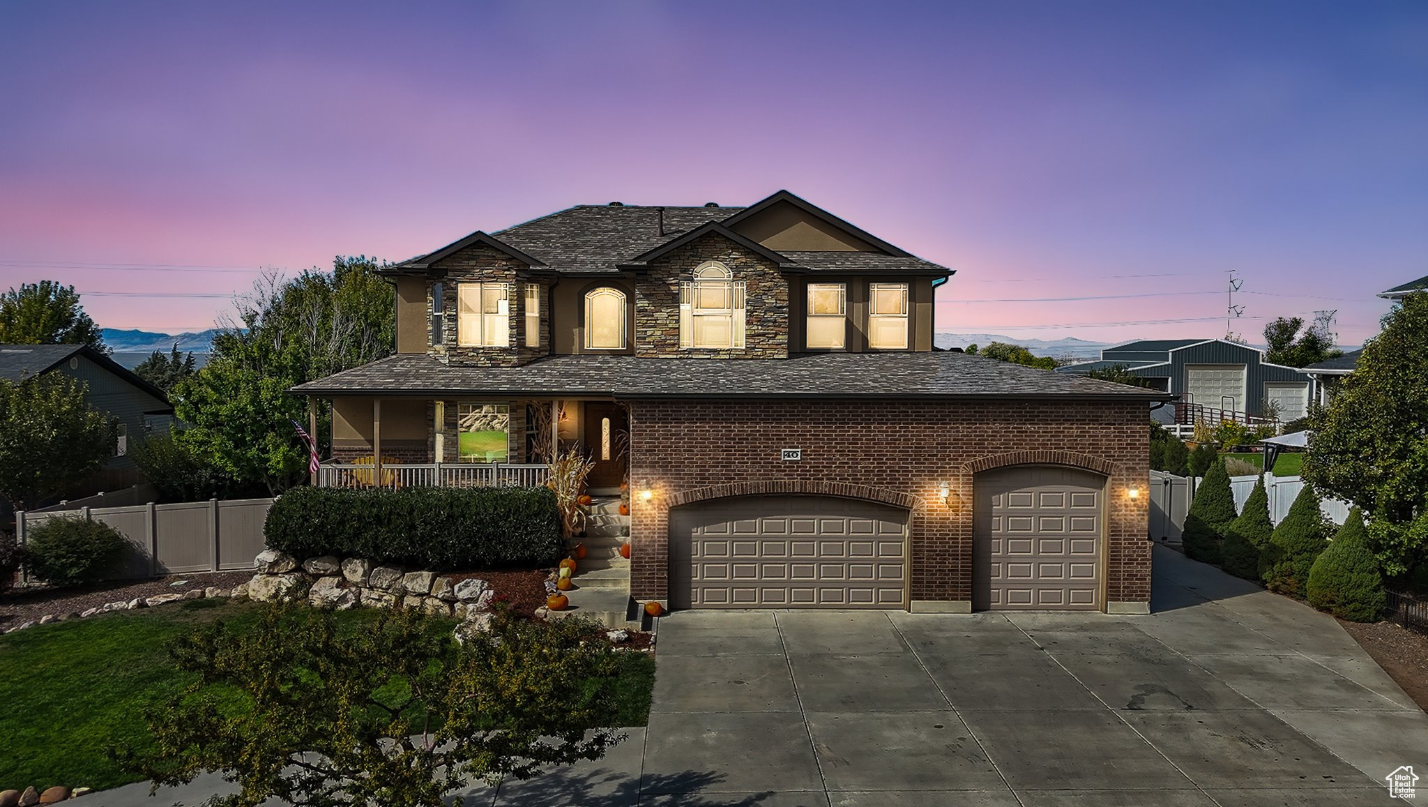 MOUNTAIN SHADOWS - Residential