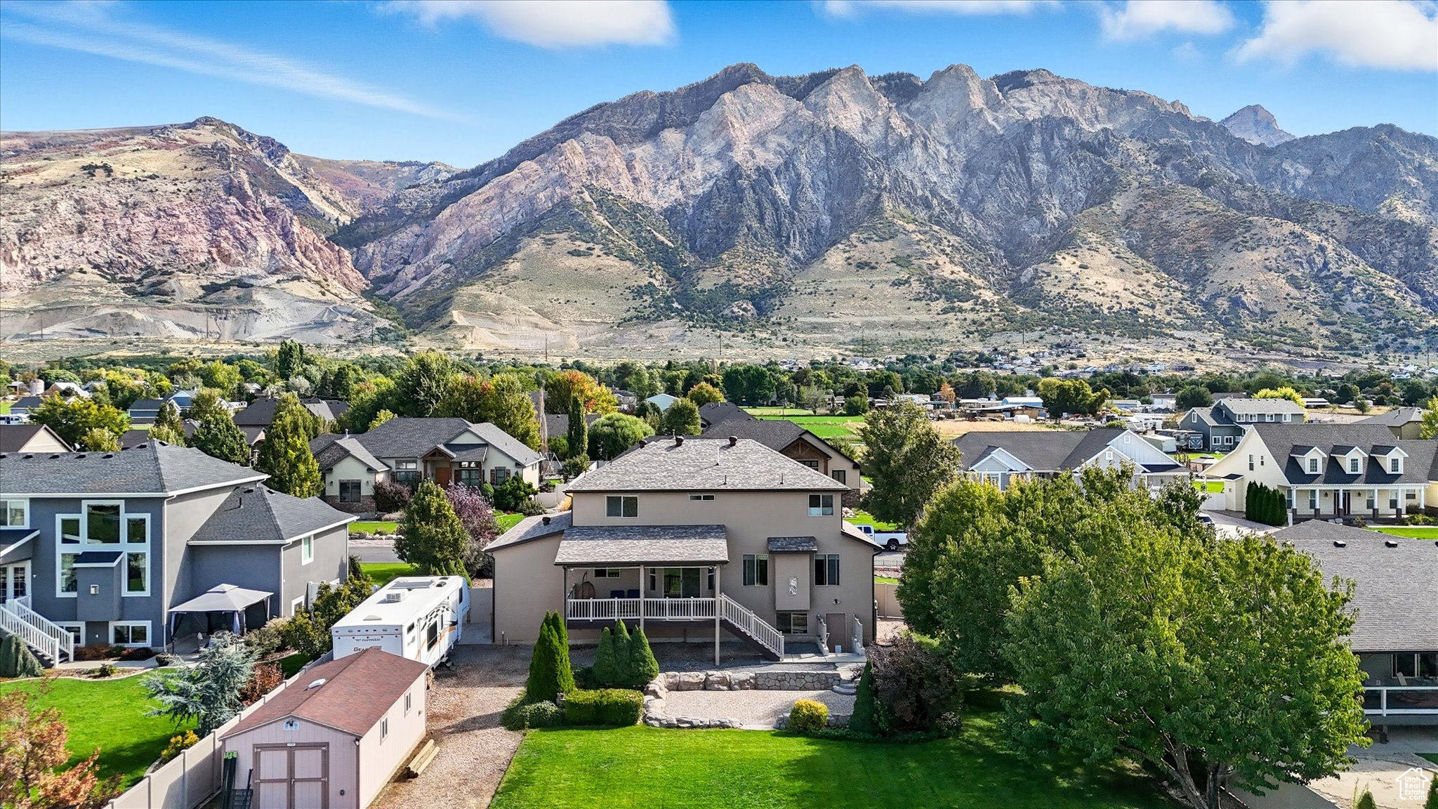 MOUNTAIN SHADOWS - Residential