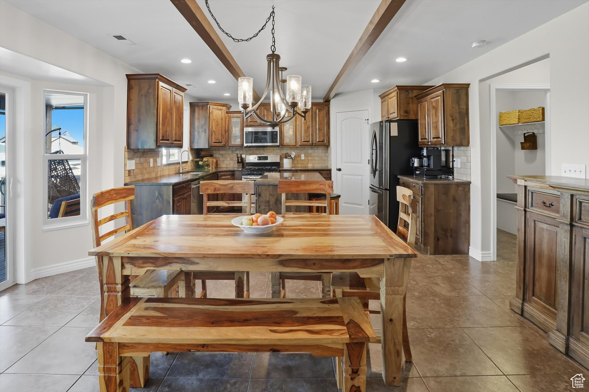 MOUNTAIN SHADOWS - Residential