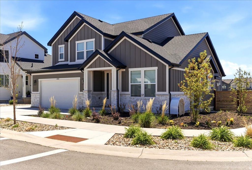 Photo of 1352 SNOWBERRY CIR, Park City, UT 84098 (MLS # 2169046)